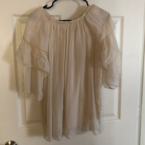••Off-shoulder Blouse